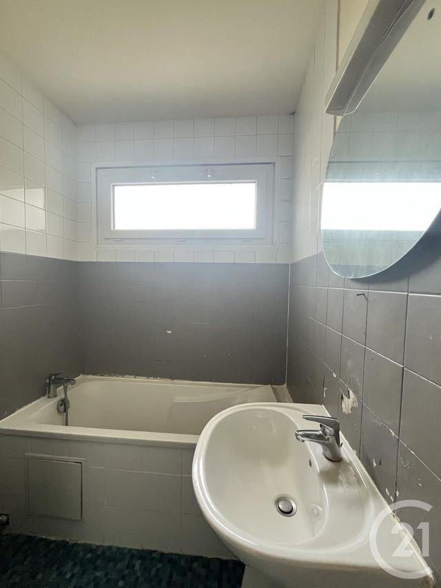 Appartement Studio à vendre - 1 pièce - 32.59 m2 - MAUREPAS - 78 - ILE-DE-FRANCE - Century 21 S.L.P. Immobilier