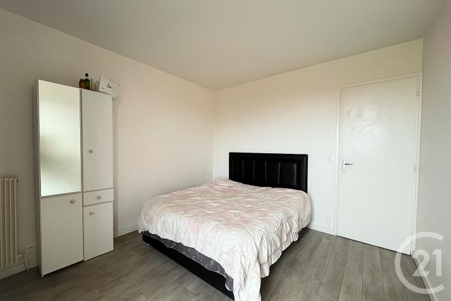 Appartement F2 à vendre - 2 pièces - 44.09 m2 - MAUREPAS - 78 - ILE-DE-FRANCE - Century 21 S.L.P. Immobilier