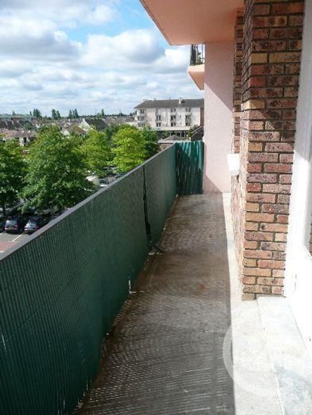 Appartement F2 à vendre - 2 pièces - 44.09 m2 - MAUREPAS - 78 - ILE-DE-FRANCE - Century 21 S.L.P. Immobilier