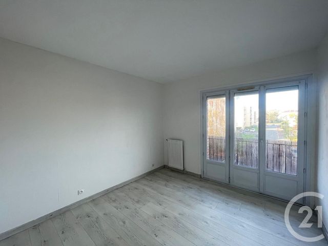 Appartement F3 à louer - 3 pièces - 64.0 m2 - MAUREPAS - 78 - ILE-DE-FRANCE - Century 21 S.L.P. Immobilier