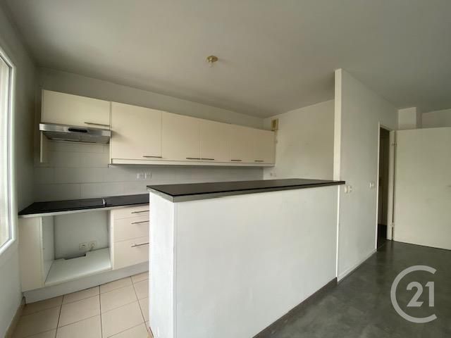 Appartement F3 à louer - 3 pièces - 66.7 m2 - TRAPPES - 78 - ILE-DE-FRANCE - Century 21 S.L.P. Immobilier