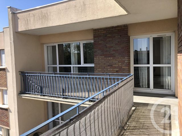 Afficher la photo en grand Appartement F3 à louer - 3 pièces - 68.19 m2 - MAUREPAS - 78 - ILE-DE-FRANCE - Century 21 S.L.P. Immobilier