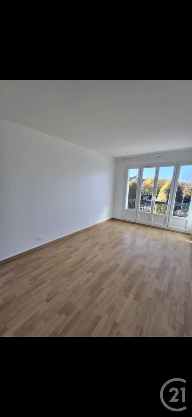 Appartement à louer - 3 pièces - 71.25 m2 - MAUREPAS - 78 - ILE-DE-FRANCE - Century 21 S.L.P. Immobilier