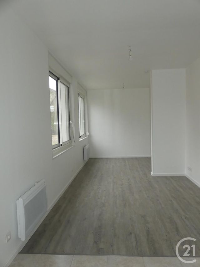 Appartement F1 à louer - 1 pièce - 24.0 m2 - COIGNIERES - 78 - ILE-DE-FRANCE - Century 21 S.L.P. Immobilier