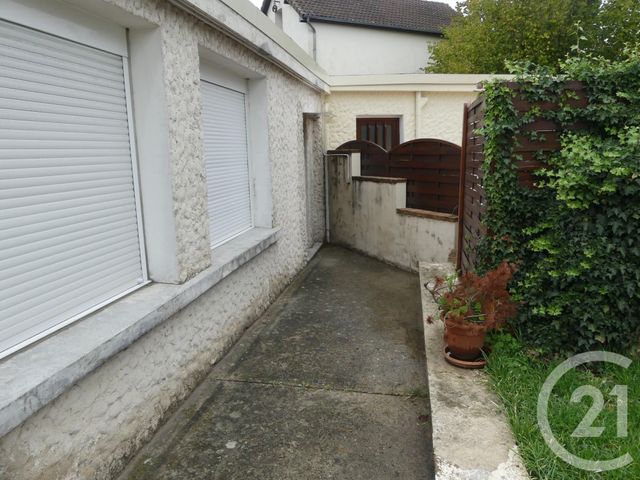 Appartement F1 à louer - 1 pièce - 24.0 m2 - COIGNIERES - 78 - ILE-DE-FRANCE - Century 21 S.L.P. Immobilier