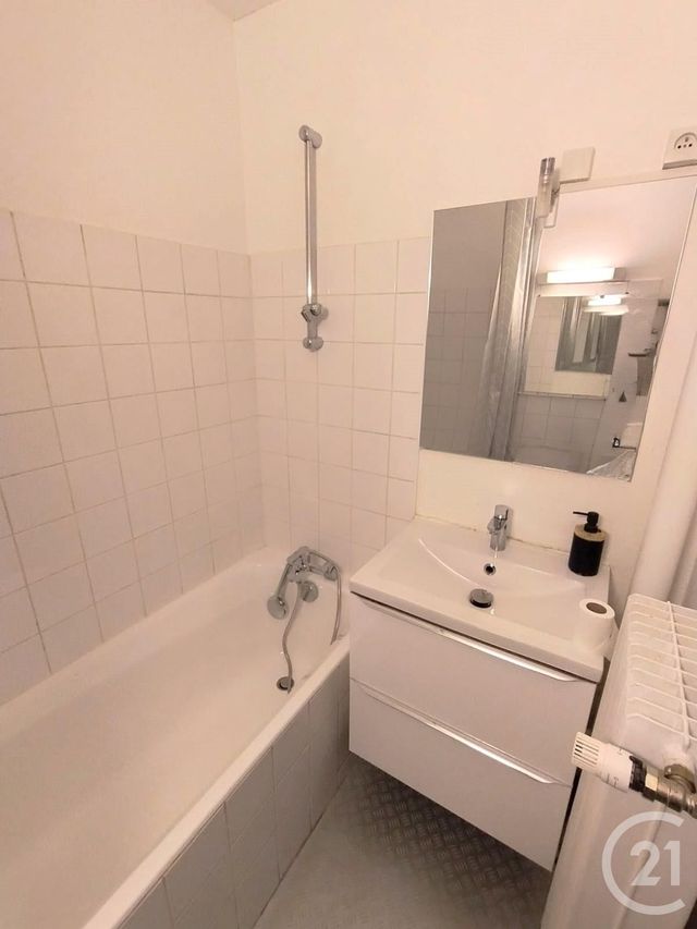 Appartement à louer - 2 pièces - 48.93 m2 - MAUREPAS - 78 - ILE-DE-FRANCE - Century 21 S.L.P. Immobilier