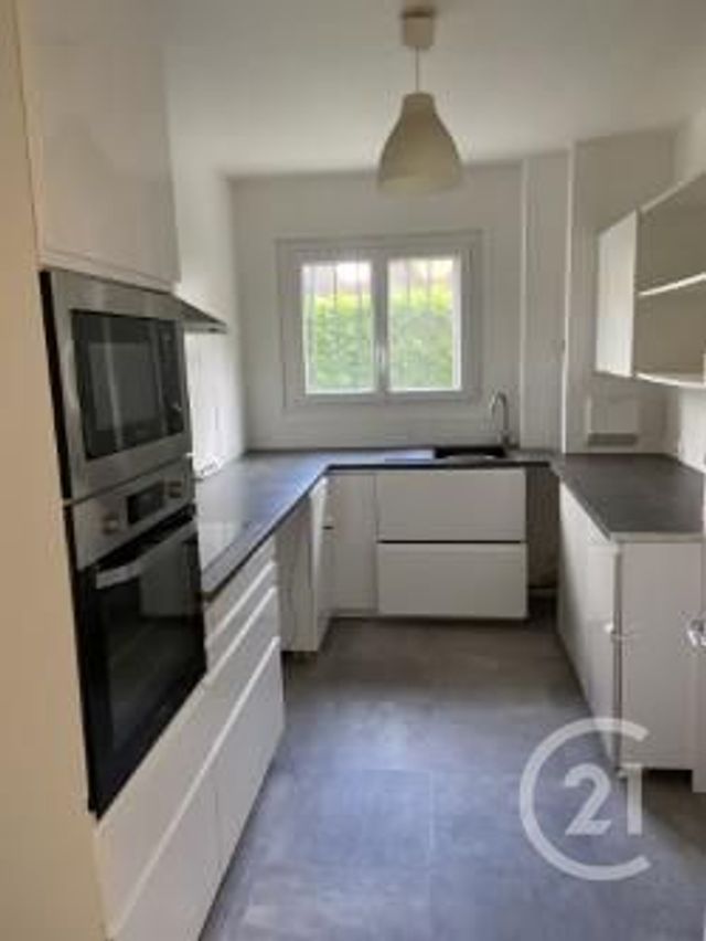 Appartement F2 à louer - 2 pièces - 54.98 m2 - MAUREPAS - 78 - ILE-DE-FRANCE - Century 21 S.L.P. Immobilier