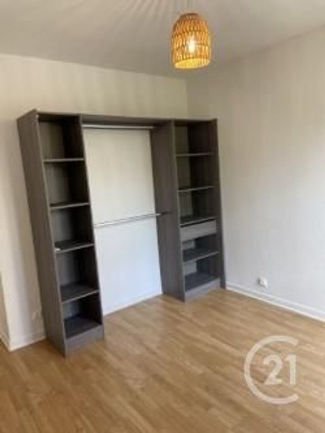 Appartement F2 à louer - 2 pièces - 54.98 m2 - MAUREPAS - 78 - ILE-DE-FRANCE - Century 21 S.L.P. Immobilier
