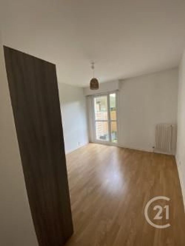 Appartement F2 à louer - 2 pièces - 54.98 m2 - MAUREPAS - 78 - ILE-DE-FRANCE - Century 21 S.L.P. Immobilier