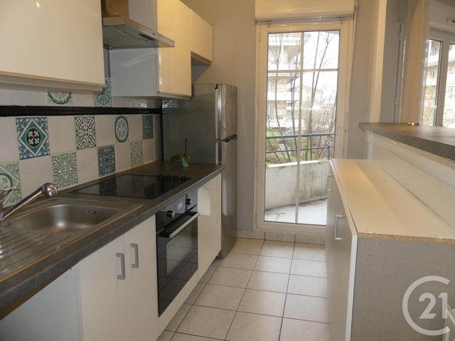 Appartement F2 à louer - 2 pièces - 46.3 m2 - ELANCOURT - 78 - ILE-DE-FRANCE - Century 21 S.L.P. Immobilier