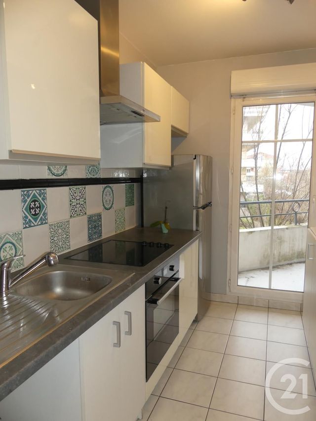 Appartement F2 à louer - 2 pièces - 46.3 m2 - ELANCOURT - 78 - ILE-DE-FRANCE - Century 21 S.L.P. Immobilier