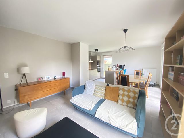 Appartement F4 à vendre - 4 pièces - 82.46 m2 - MAUREPAS - 78 - ILE-DE-FRANCE - Century 21 S.L.P. Immobilier