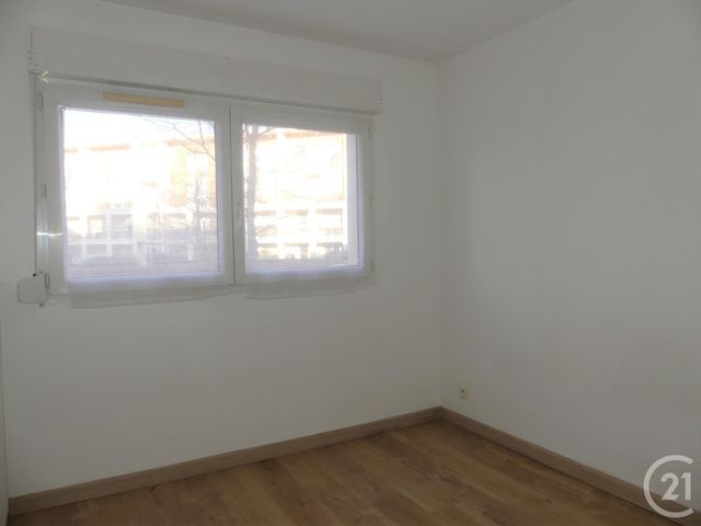 Appartement F2 à louer - 2 pièces - 37.2 m2 - ELANCOURT - 78 - ILE-DE-FRANCE - Century 21 S.L.P. Immobilier