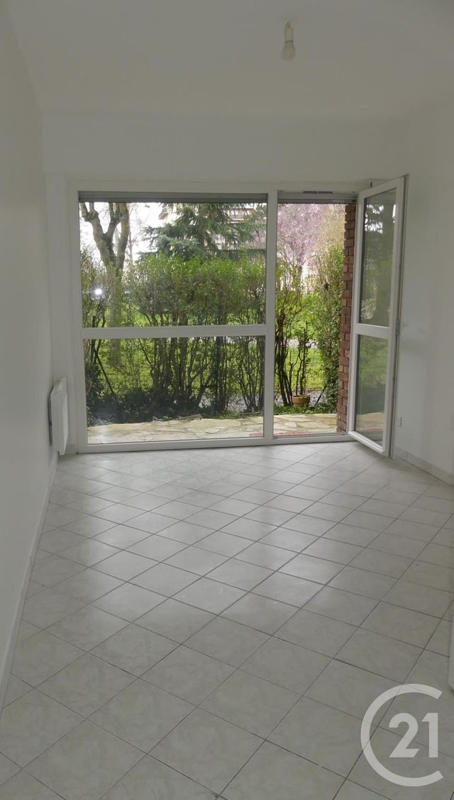 Appartement Studette à louer - 1 pièce - 13.98 m2 - MAUREPAS - 78 - ILE-DE-FRANCE - Century 21 S.L.P. Immobilier
