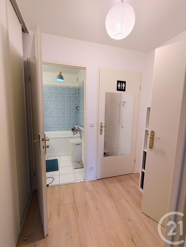 Appartement F2 à louer - 2 pièces - 48.38 m2 - ELANCOURT - 78 - ILE-DE-FRANCE - Century 21 S.L.P. Immobilier