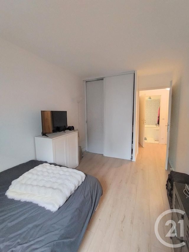 Appartement F2 à louer - 2 pièces - 48.38 m2 - ELANCOURT - 78 - ILE-DE-FRANCE - Century 21 S.L.P. Immobilier