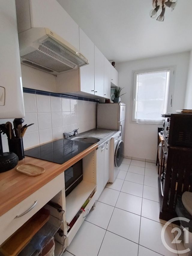 Appartement F2 à louer - 2 pièces - 48.38 m2 - ELANCOURT - 78 - ILE-DE-FRANCE - Century 21 S.L.P. Immobilier
