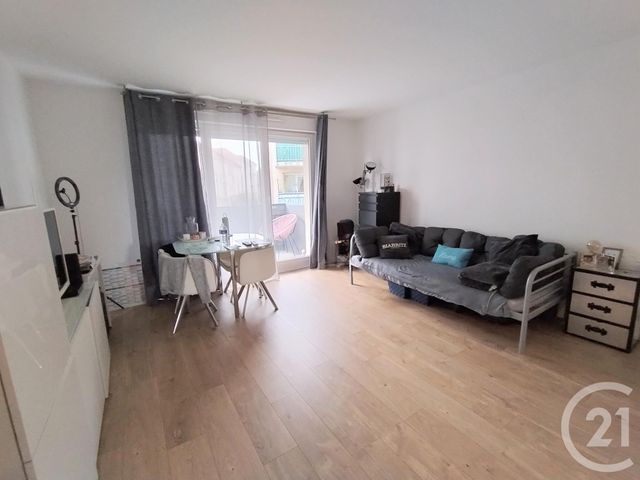 Appartement F2 à louer - 2 pièces - 48.38 m2 - ELANCOURT - 78 - ILE-DE-FRANCE - Century 21 S.L.P. Immobilier