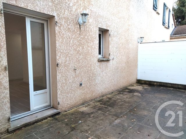 Appartement Studio à louer - 1 pièce - 23.91 m2 - LA VERRIERE - 78 - ILE-DE-FRANCE - Century 21 S.L.P. Immobilier