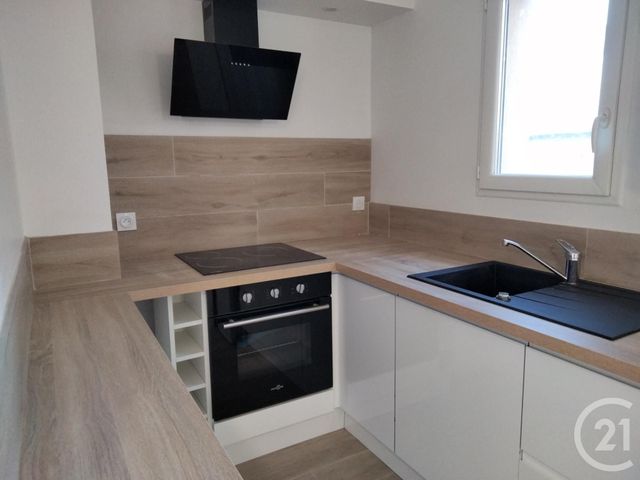 Appartement Studio à louer - 1 pièce - 23.91 m2 - LA VERRIERE - 78 - ILE-DE-FRANCE - Century 21 S.L.P. Immobilier