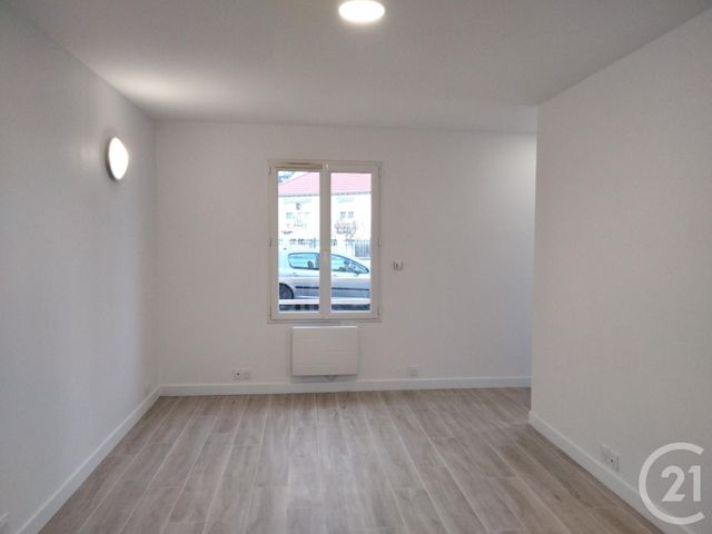 Appartement Studio à louer - 1 pièce - 23.91 m2 - LA VERRIERE - 78 - ILE-DE-FRANCE - Century 21 S.L.P. Immobilier
