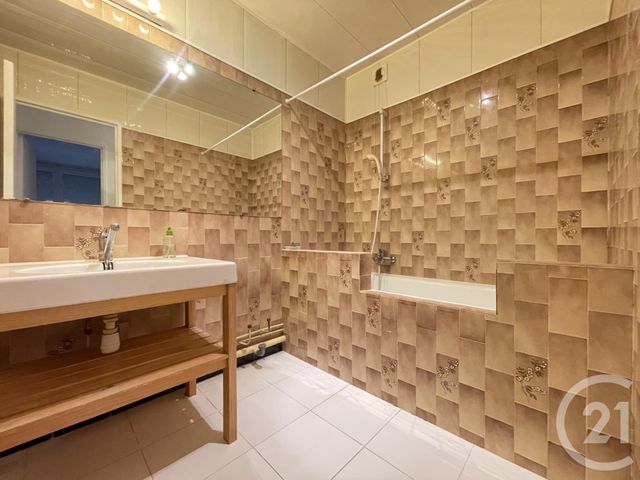 Appartement F6 à vendre - 6 pièces - 98.68 m2 - ELANCOURT - 78 - ILE-DE-FRANCE - Century 21 S.L.P. Immobilier