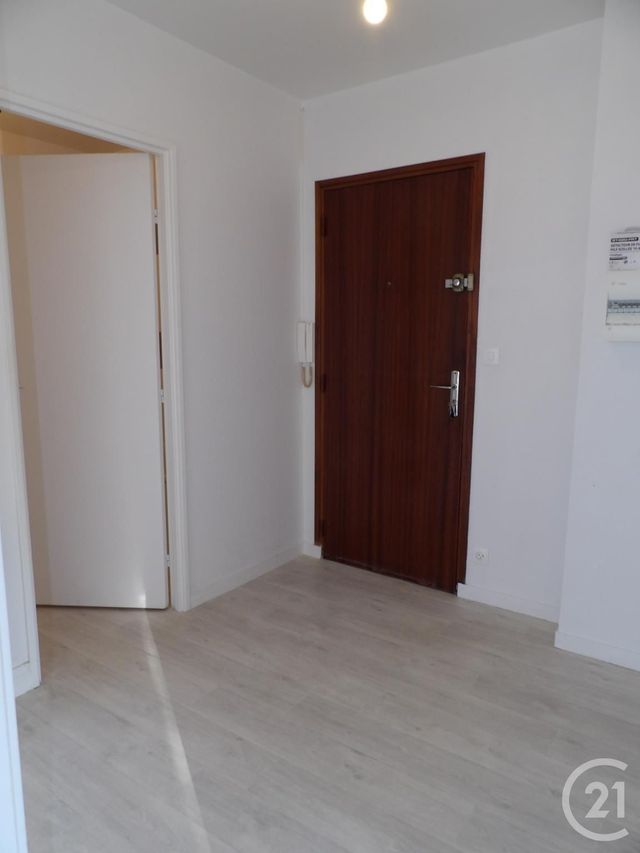 Appartement à louer - 2 pièces - 47.26 m2 - MAUREPAS - 78 - ILE-DE-FRANCE - Century 21 S.L.P. Immobilier