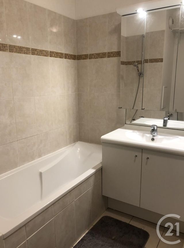 Appartement F1 à louer - 1 pièce - 33.44 m2 - FONTENAY LE FLEURY - 78 - ILE-DE-FRANCE - Century 21 S.L.P. Immobilier