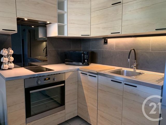 Appartement F1 à louer - 1 pièce - 33.44 m2 - FONTENAY LE FLEURY - 78 - ILE-DE-FRANCE - Century 21 S.L.P. Immobilier