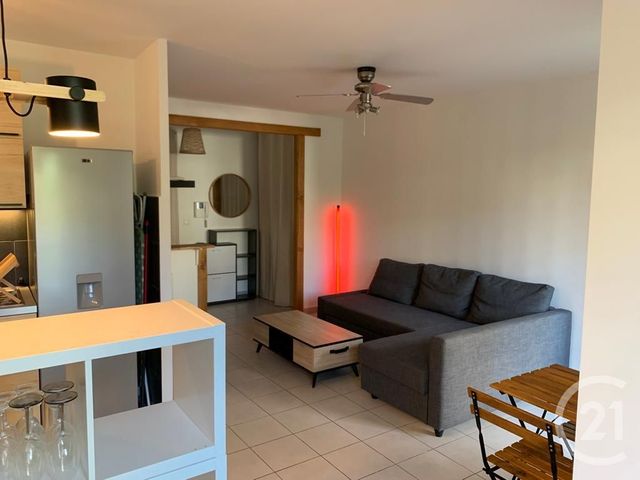 Appartement F1 à louer - 1 pièce - 33.44 m2 - FONTENAY LE FLEURY - 78 - ILE-DE-FRANCE - Century 21 S.L.P. Immobilier