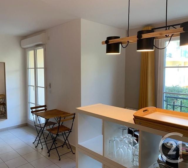 Appartement F1 à louer - 1 pièce - 33.44 m2 - FONTENAY LE FLEURY - 78 - ILE-DE-FRANCE - Century 21 S.L.P. Immobilier