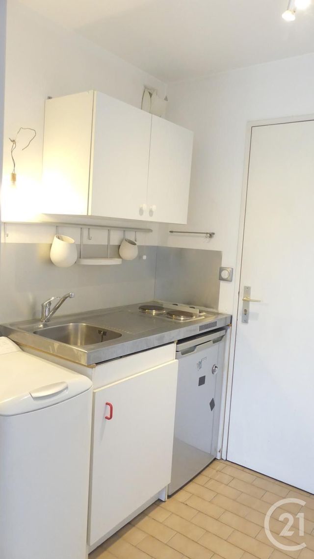 Appartement F1 à louer - 1 pièce - 26.89 m2 - LE MESNIL ST DENIS - 78 - ILE-DE-FRANCE - Century 21 S.L.P. Immobilier