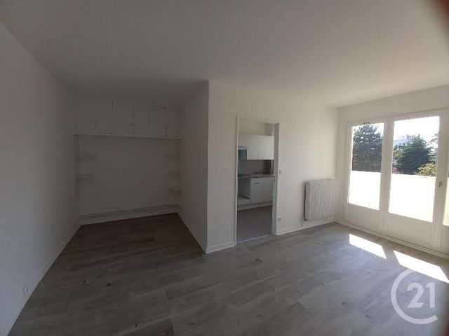 Appartement F1 à louer - 1 pièce - 32.79 m2 - ELANCOURT - 78 - ILE-DE-FRANCE - Century 21 S.L.P. Immobilier