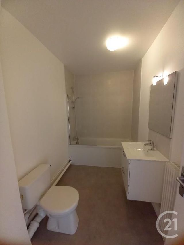 Appartement F1 à louer - 1 pièce - 32.79 m2 - ELANCOURT - 78 - ILE-DE-FRANCE - Century 21 S.L.P. Immobilier