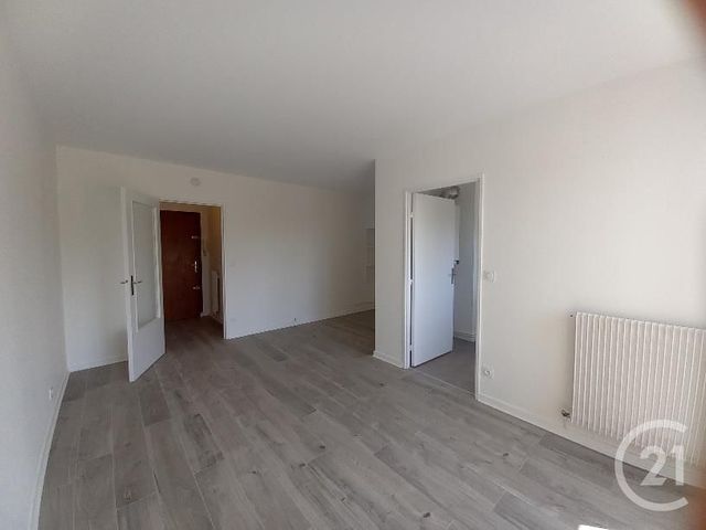 Appartement F1 à louer - 1 pièce - 32.79 m2 - ELANCOURT - 78 - ILE-DE-FRANCE - Century 21 S.L.P. Immobilier