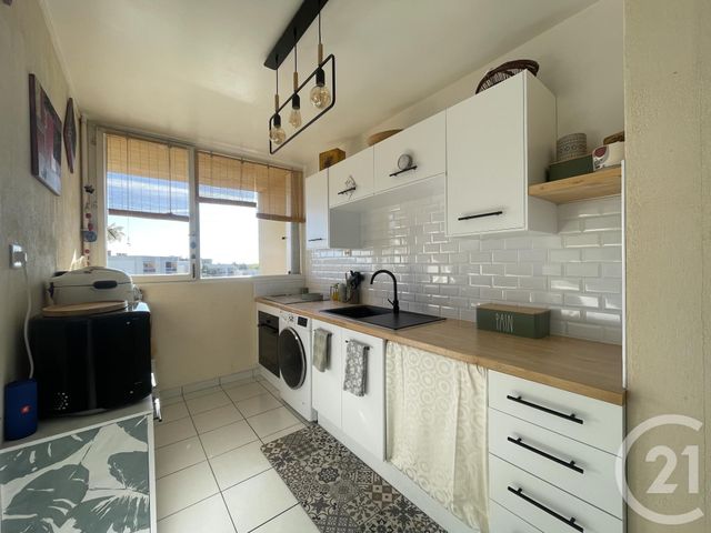 Appartement F2 à vendre - 2 pièces - 50.29 m2 - MAUREPAS - 78 - ILE-DE-FRANCE - Century 21 S.L.P. Immobilier