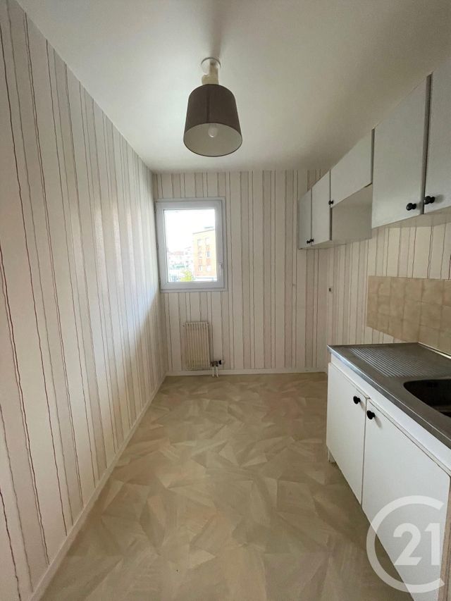 Appartement F3 à louer - 3 pièces - 61.36 m2 - ELANCOURT - 78 - ILE-DE-FRANCE - Century 21 S.L.P. Immobilier