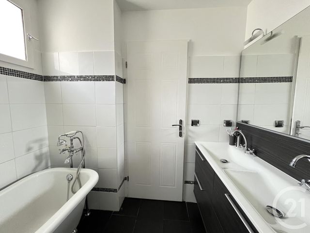 maison à vendre - 5 pièces - 108.62 m2 - ELANCOURT - 78 - ILE-DE-FRANCE - Century 21 S.L.P. Immobilier