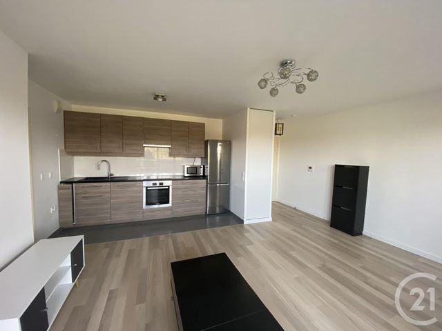 Appartement à louer - 2 pièces - 45.0 m2 - ELANCOURT - 78 - ILE-DE-FRANCE - Century 21 S.L.P. Immobilier