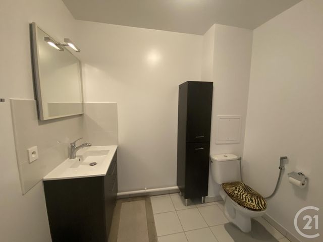 Appartement à louer - 2 pièces - 45.0 m2 - ELANCOURT - 78 - ILE-DE-FRANCE - Century 21 S.L.P. Immobilier