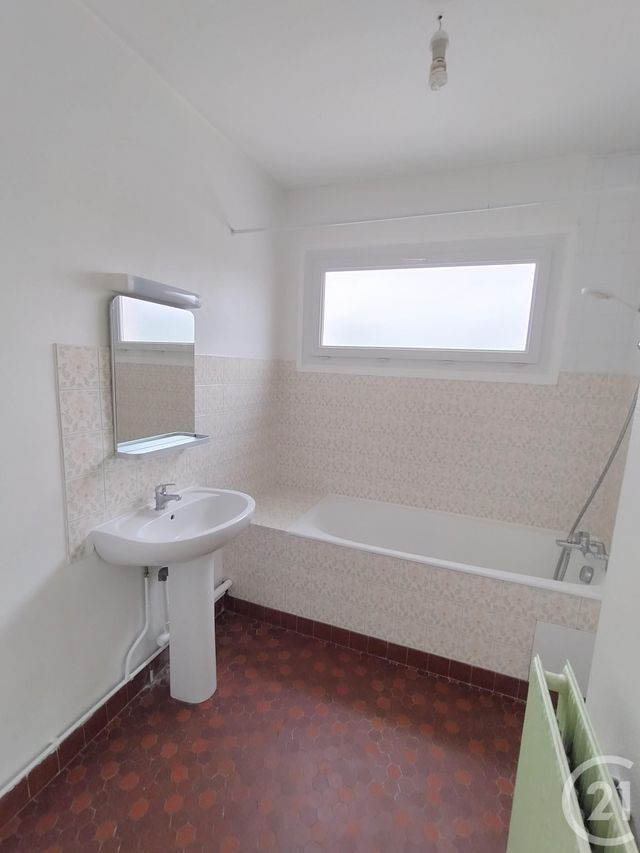 Appartement F1 à louer - 1 pièce - 34.04 m2 - MAUREPAS - 78 - ILE-DE-FRANCE - Century 21 S.L.P. Immobilier