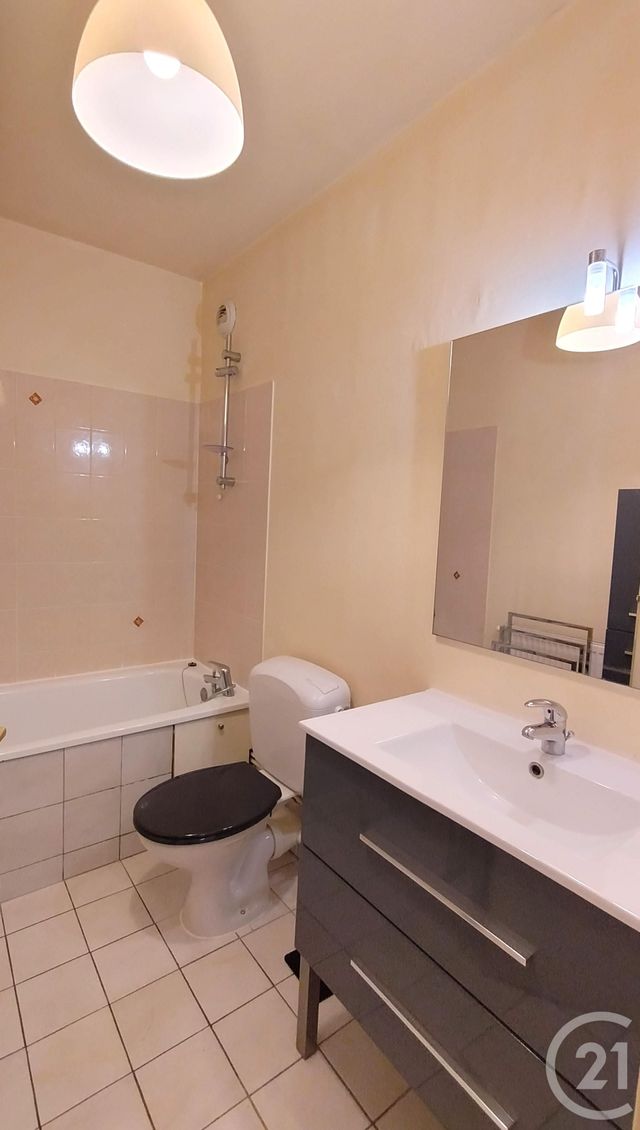 Appartement F1 à louer - 1 pièce - 29.83 m2 - PLAISIR - 78 - ILE-DE-FRANCE - Century 21 S.L.P. Immobilier