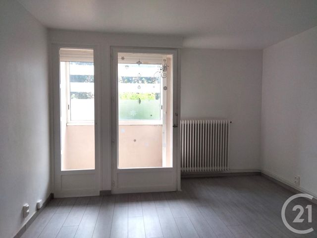 Appartement F1 à louer - 1 pièce - 31.76 m2 - MAUREPAS - 78 - ILE-DE-FRANCE - Century 21 S.L.P. Immobilier
