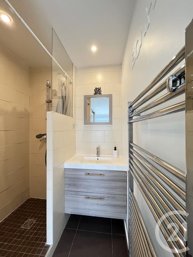 Appartement F2 à vendre - 2 pièces - 44.19 m2 - MAUREPAS - 78 - ILE-DE-FRANCE - Century 21 S.L.P. Immobilier