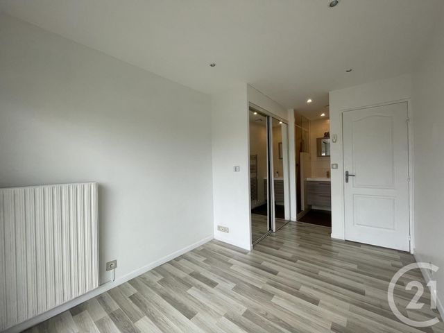 Appartement F2 à vendre - 2 pièces - 44.19 m2 - MAUREPAS - 78 - ILE-DE-FRANCE - Century 21 S.L.P. Immobilier