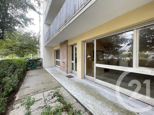 Appartement F2 à vendre - 2 pièces - 46.95 m2 - MAUREPAS - 78 - ILE-DE-FRANCE - Century 21 S.L.P. Immobilier