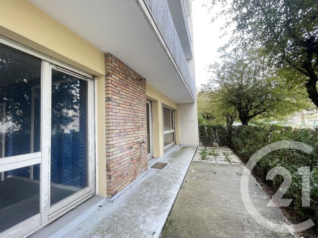 Appartement F2 à vendre - 2 pièces - 46.95 m2 - MAUREPAS - 78 - ILE-DE-FRANCE - Century 21 S.L.P. Immobilier