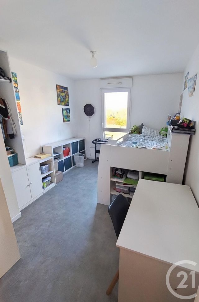Appartement F3 à louer - 3 pièces - 62.15 m2 - ELANCOURT - 78 - ILE-DE-FRANCE - Century 21 S.L.P. Immobilier