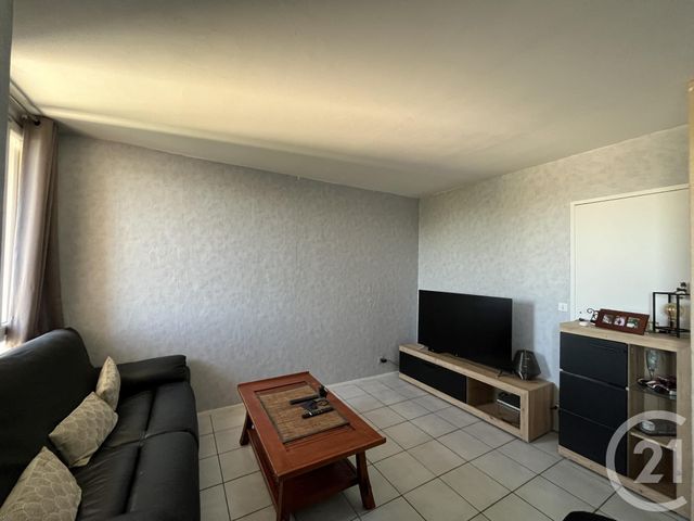 Appartement F5 à vendre - 5 pièces - 100.79 m2 - ELANCOURT - 78 - ILE-DE-FRANCE - Century 21 S.L.P. Immobilier