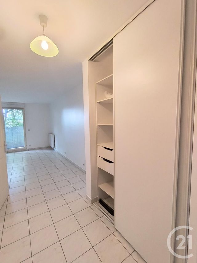 Appartement F2 à louer - 2 pièces - 43.5 m2 - ELANCOURT - 78 - ILE-DE-FRANCE - Century 21 S.L.P. Immobilier